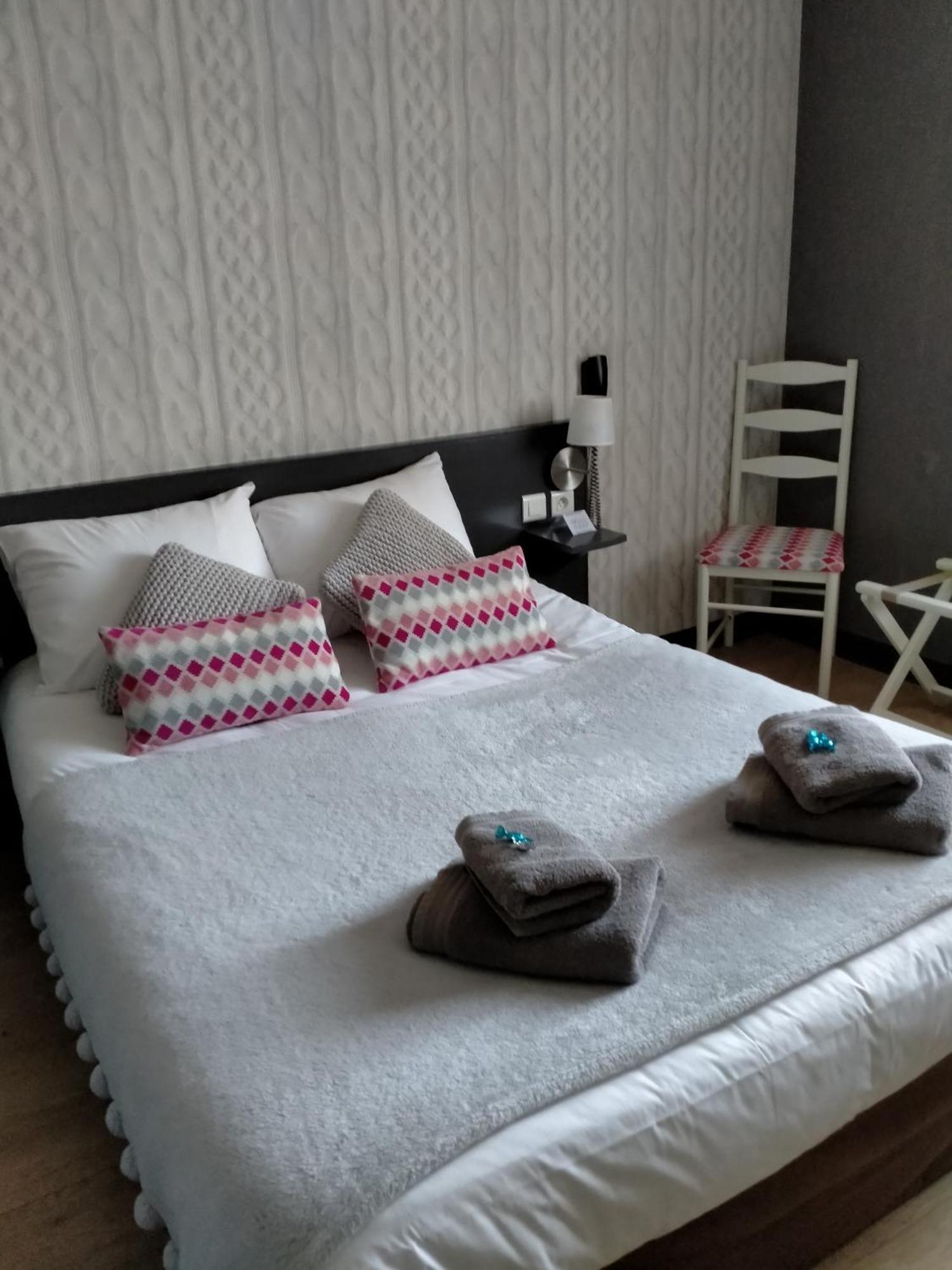 Logis Hotel Auberge De L'Etang Magnac-Bourg Eksteriør bilde